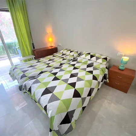 Apartment Beautiful Close To The Beach In Roses