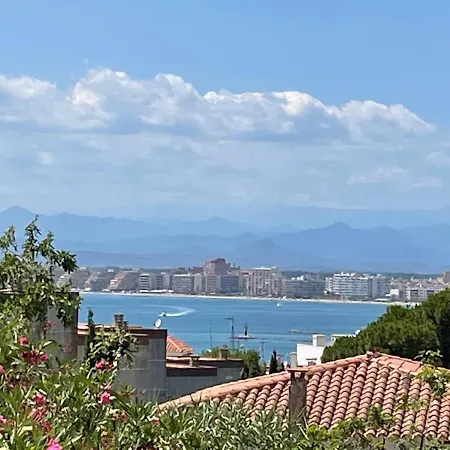 Beautiful Close To The Beach In